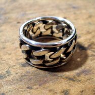 Handcrafted 925 sterling silver ring with chain texture and oxidized details