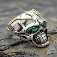 Handcrafted 925 sterling silver skull ring with green marquise-cut aventurine gemstone eyes